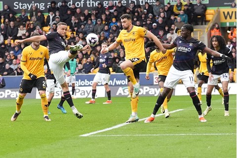 Hatters fall to narrow defeat at Molineux